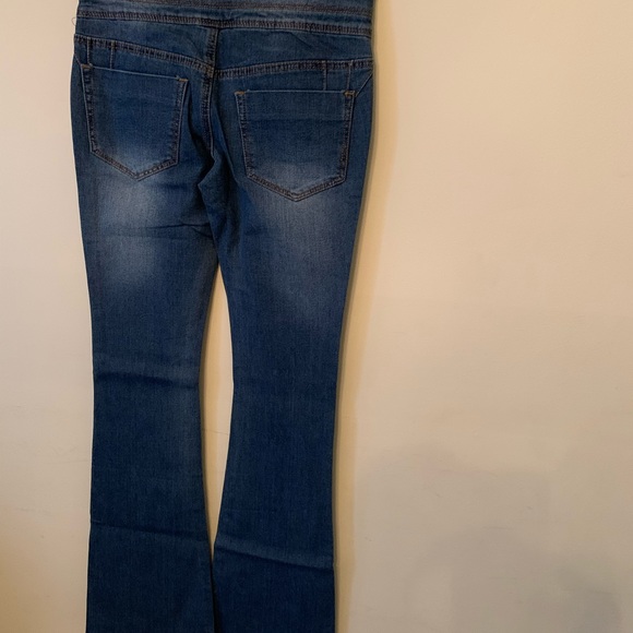 Free Revolution boot cut style. - Picture 2 of 3